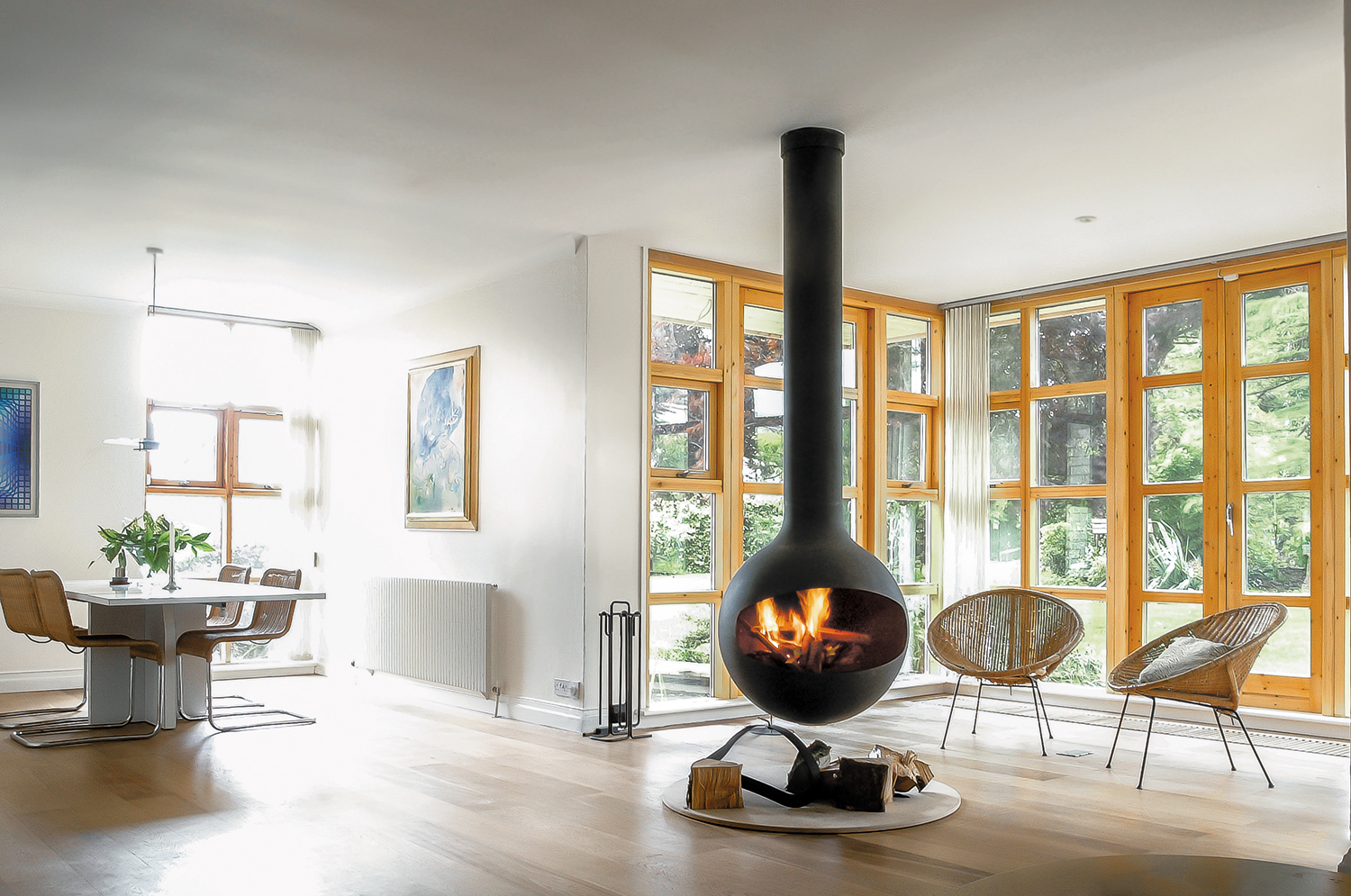 A suspended fireplace by Focus Fires