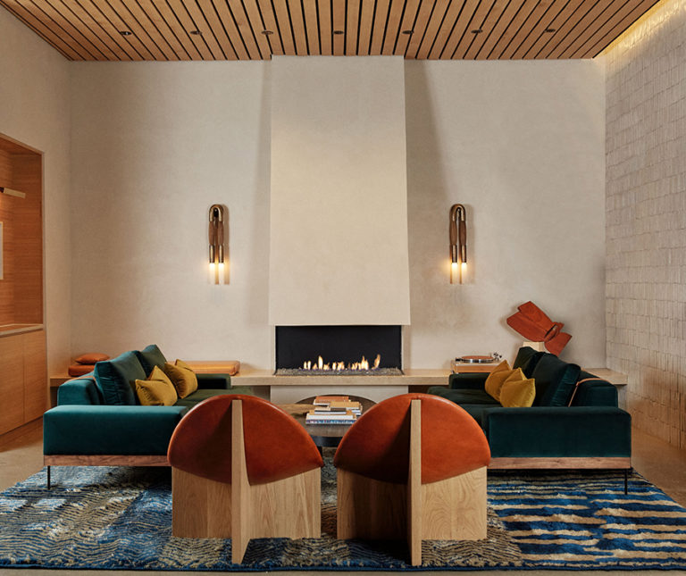 H Series 3-Sided Livingroom Centerpiece