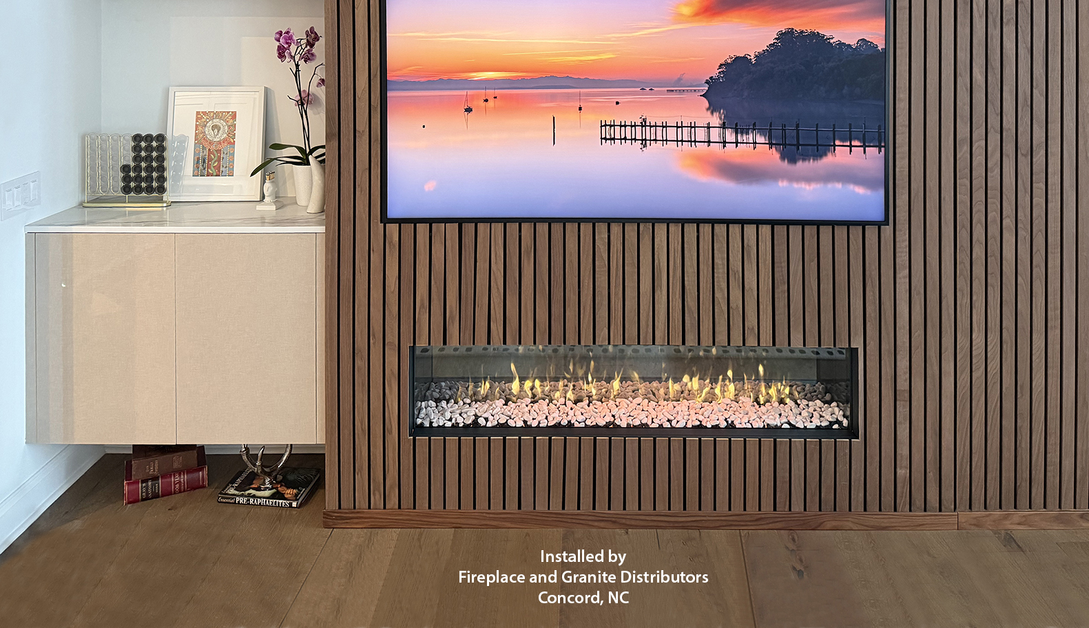 electric fireplace Signal 60 with Carrara Pebbles