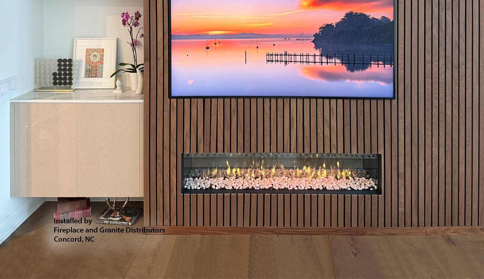 electric fireplace Signal 60 with Carrara Pebbles